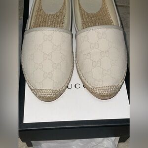Gucci size 38/7.5 espadrille flat shoes